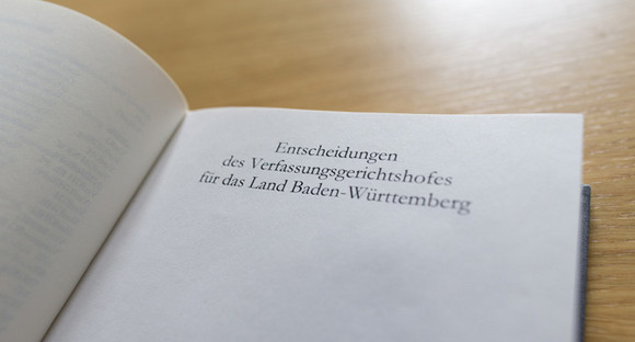 Buchausschnitt "Entscheidungen des Verfassungsgerichtshofes für das Land Baden-Württemberg"