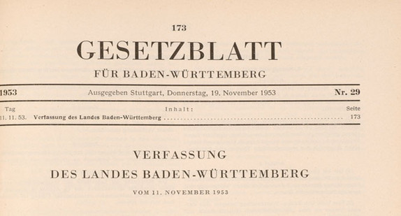 Auszug aus dem Original-Gesetzblatt von 1953, in dem die neue Landesverfassung für Baden-Württemberg veröffentlicht wurde. (Bild: Haus der Geschichte Stuttgart)